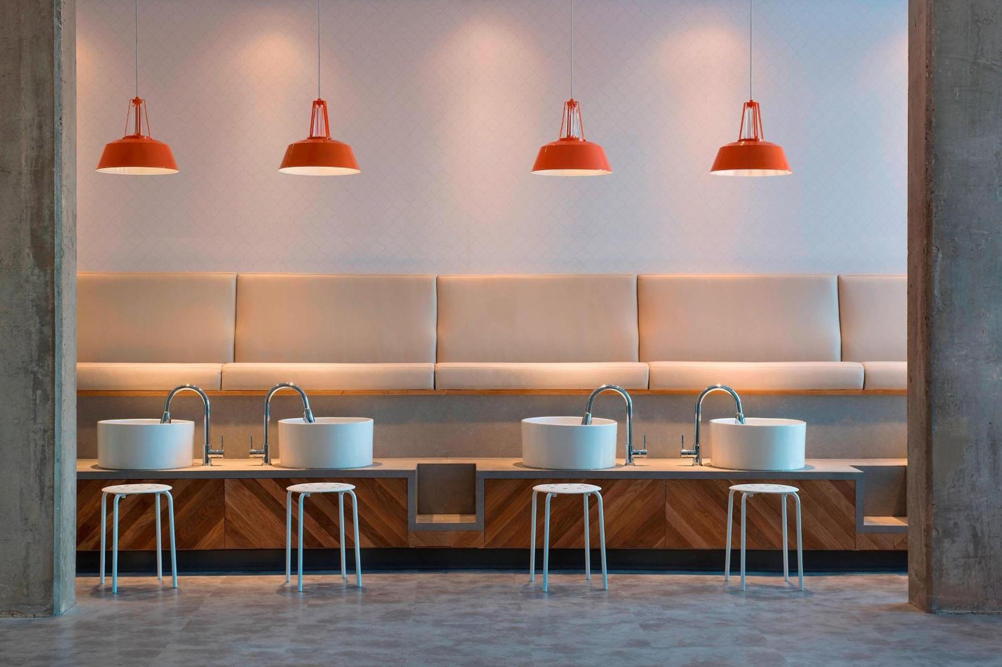 Courtyard By Marriott South Hotel
